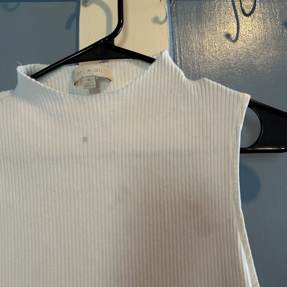 Ribbed Mockneck Tank - Picture 2 of 5